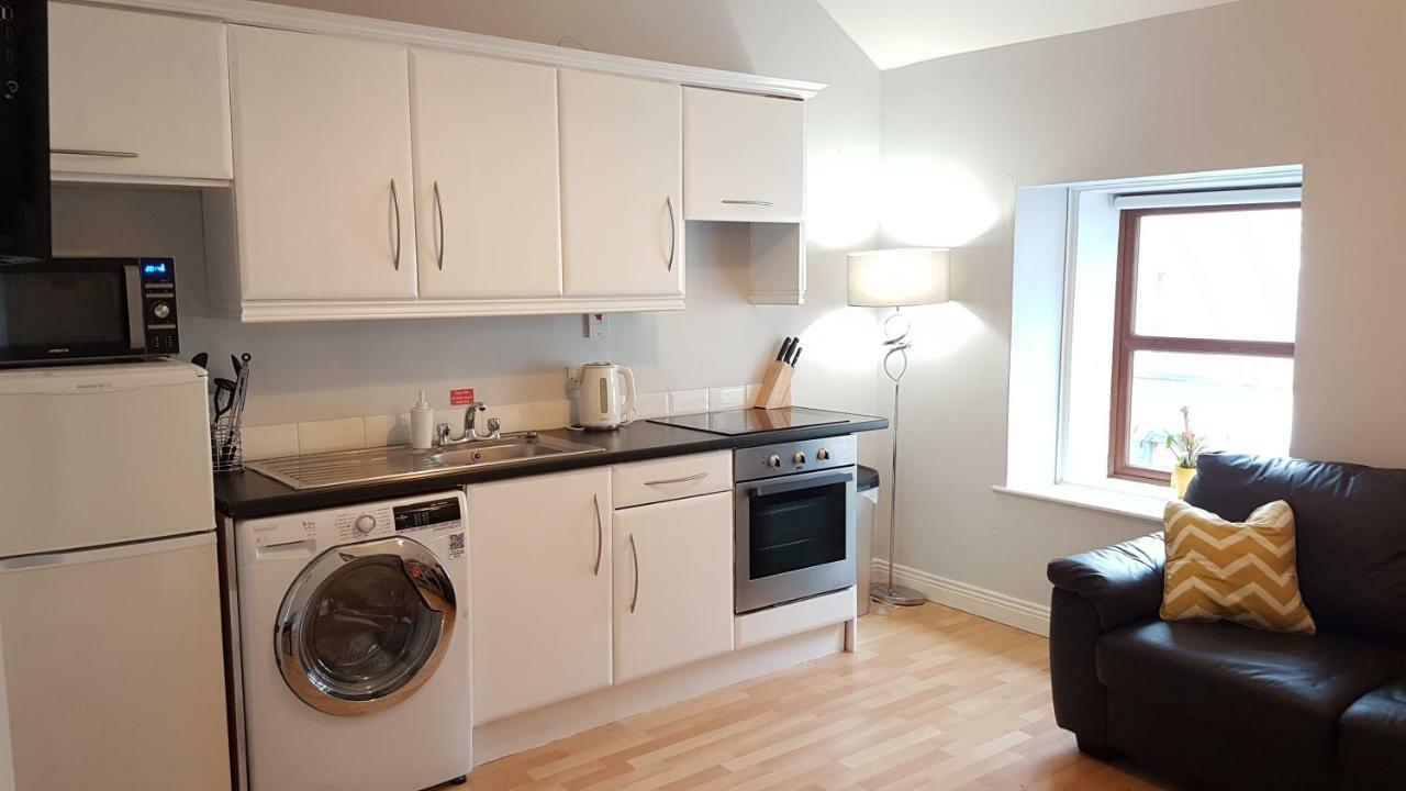 דירות Townhouse In Centre Of קוב מראה חיצוני תמונה